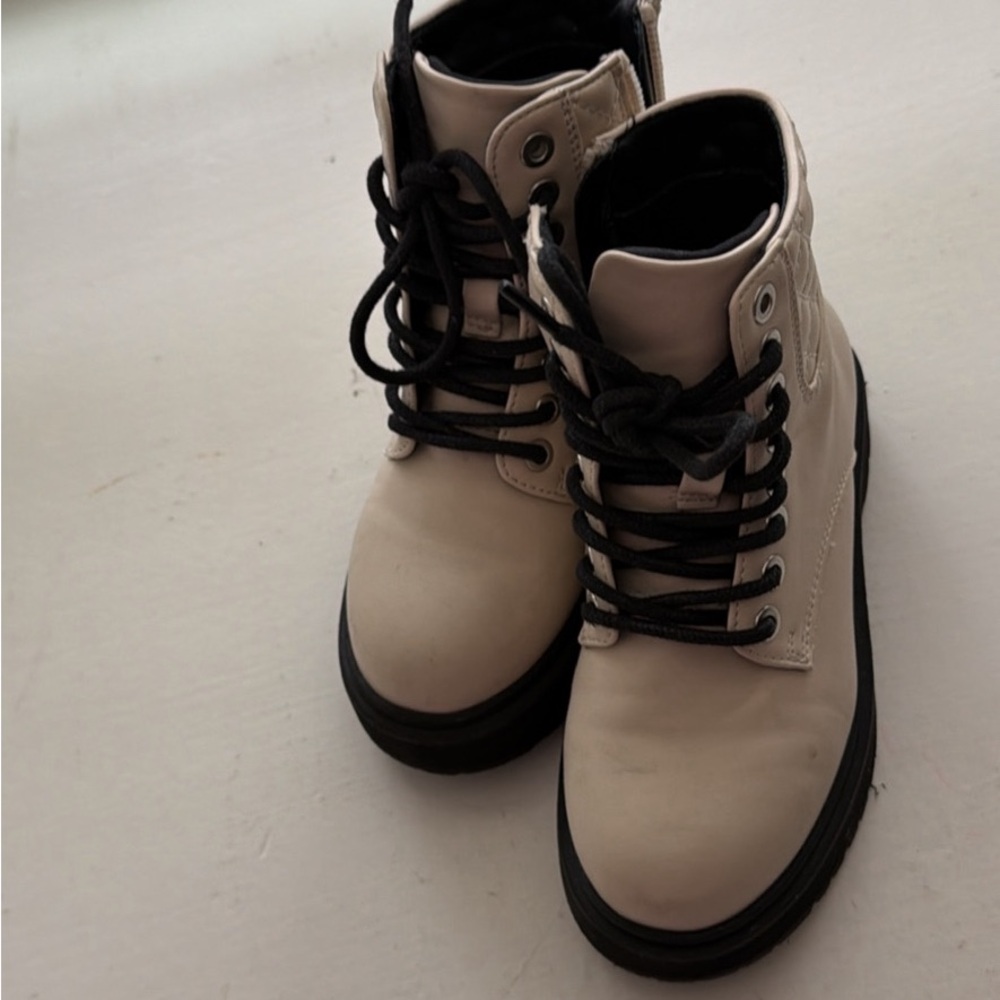 White Mountaineering Kids Sneakers - Black and Cream